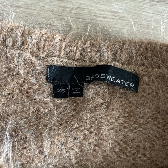 360 Alpaca Sweater - Picture 3 of 5